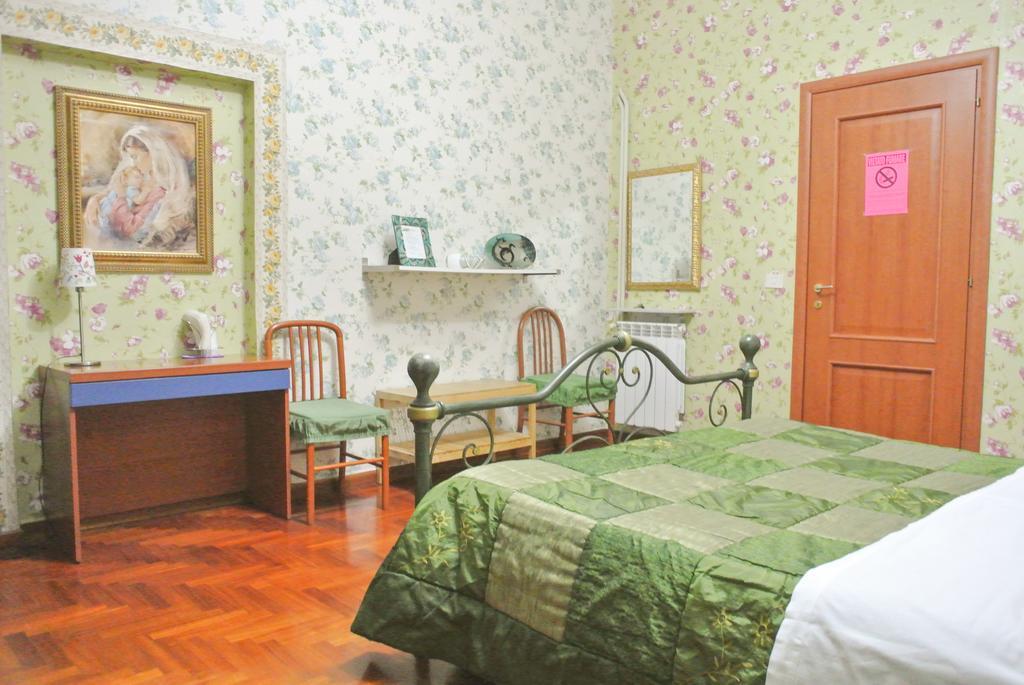 Smart BB Bed and Breakfast Rom Rum bild